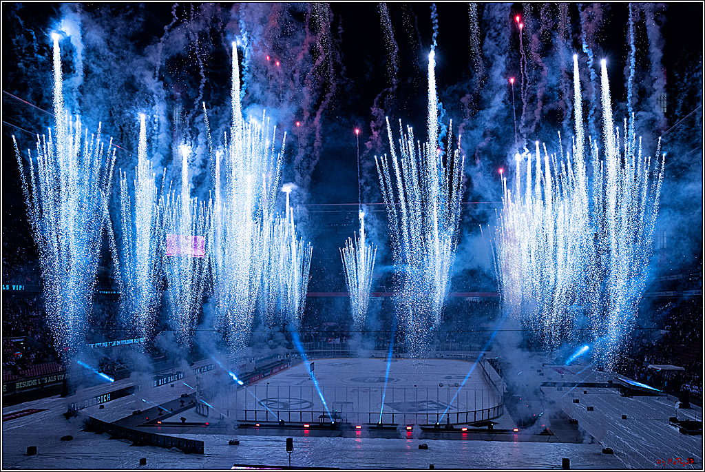 PENNY DEL WINTER GAME;  Kölner Haie - Adler Mannheim; Köln, 03.12.2022